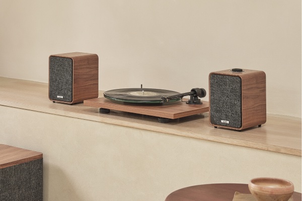 Ruark MR1 Mk3 in Rich Walnut veneer finish