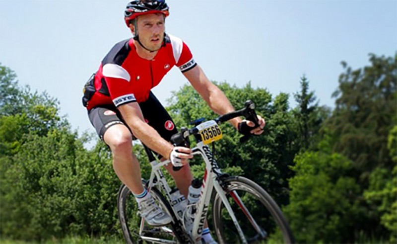 richard riding l'etape